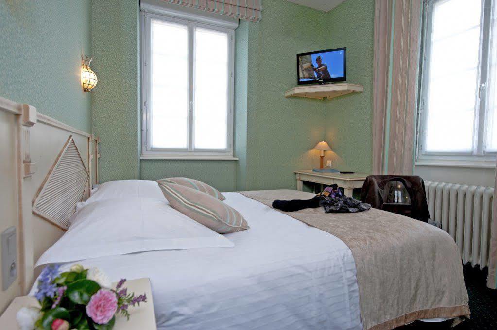 Auberge De La Sélune Ducey-Les Cheris Esterno foto